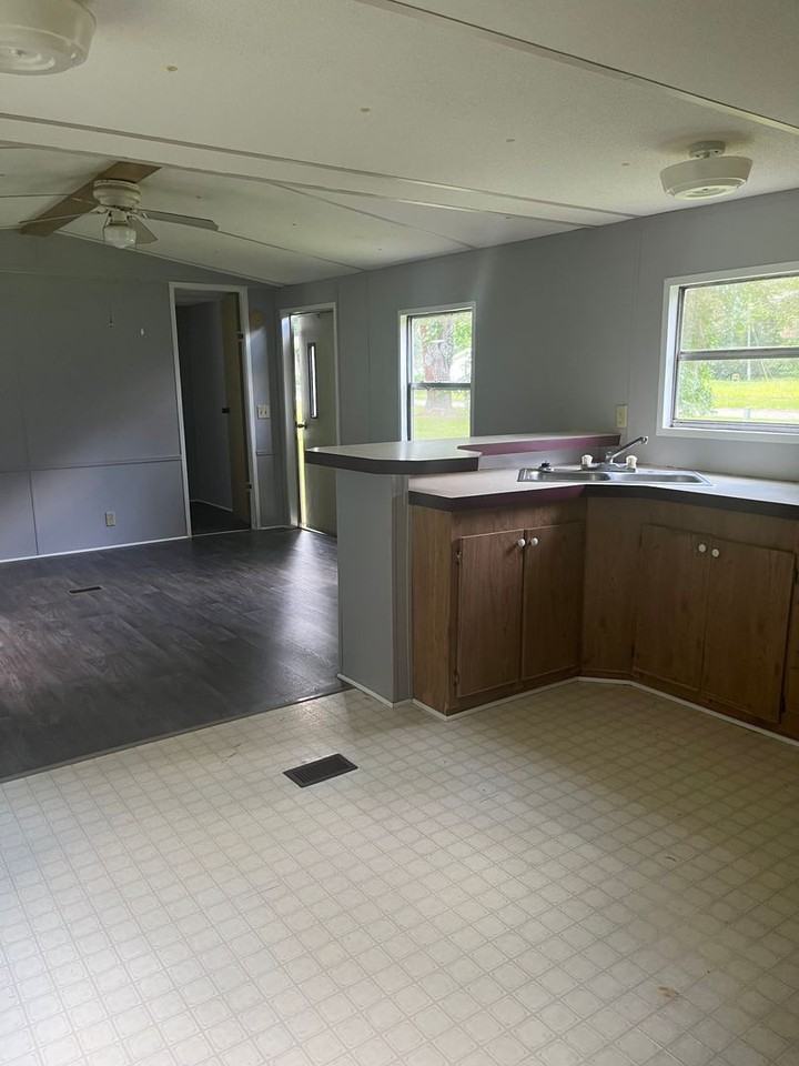 69 Dannee St - Photo 4 of 9