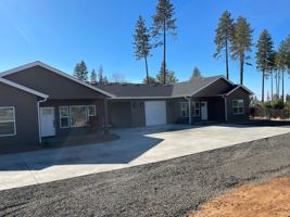 featured image of 6635/6633 Evergreen Ln