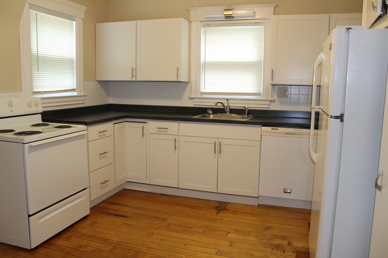 518 Forest St - Photo 2 of 4