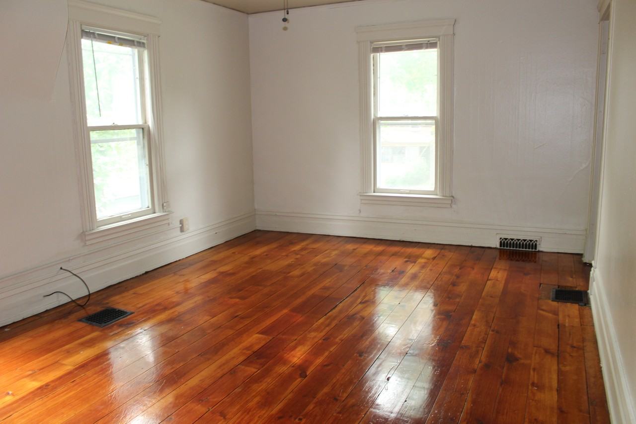 518 Forest St - Photo 3 of 4