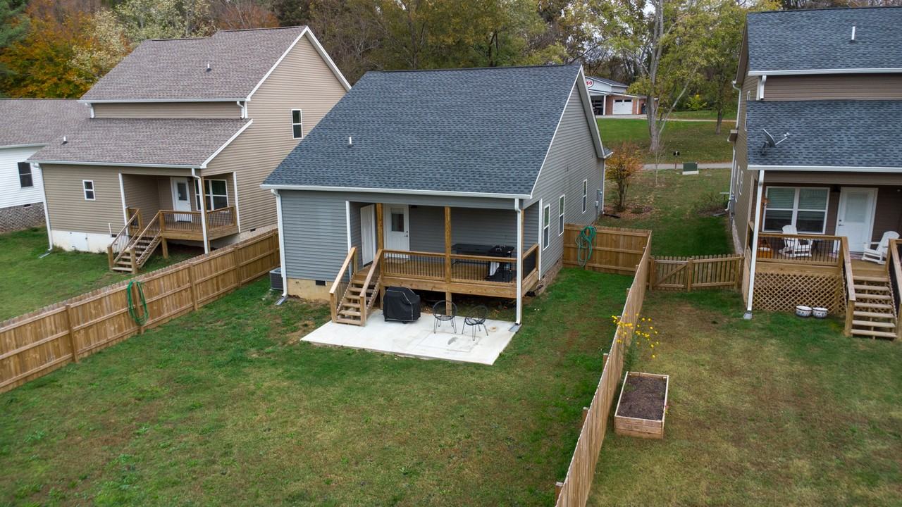 2017 Charles St Ne #NA - Photo 3 of 28