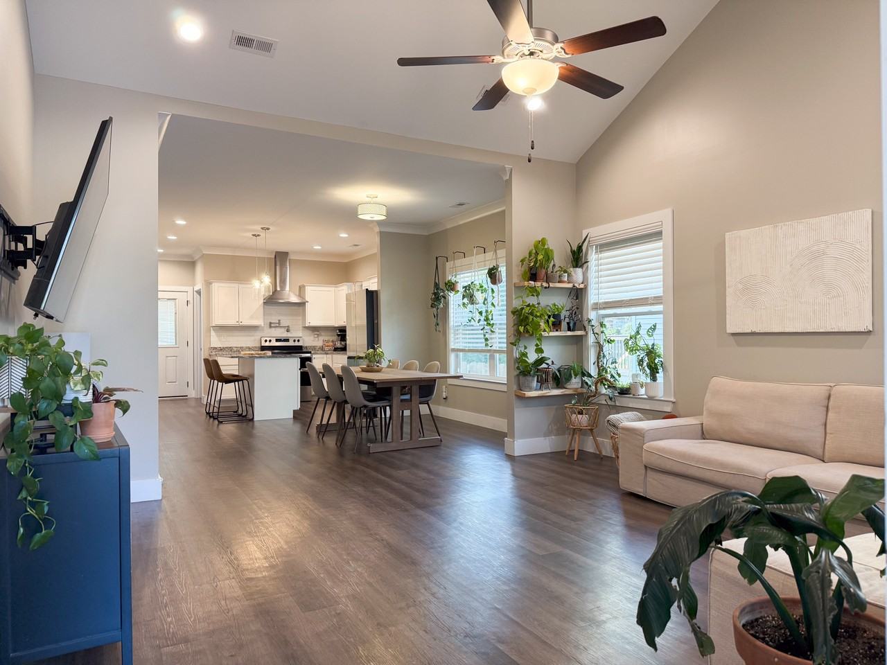 2017 Charles St Ne #NA - Photo 6 of 28