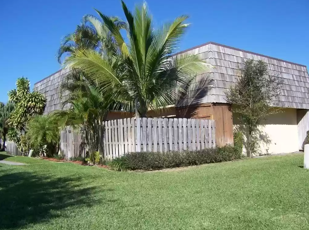 2391 Waterside Dr - Photo 2 of 19