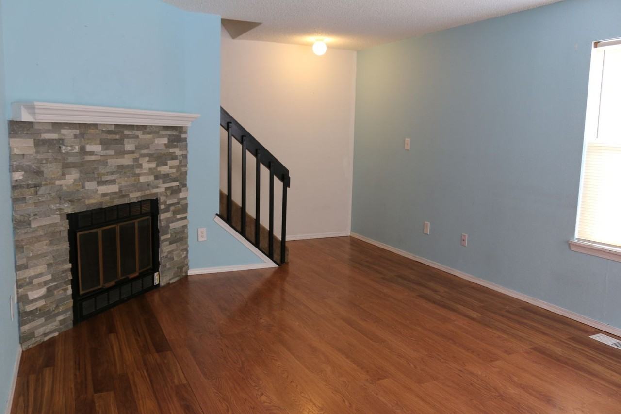 1342 Firefly Cir - Photo 2 of 11