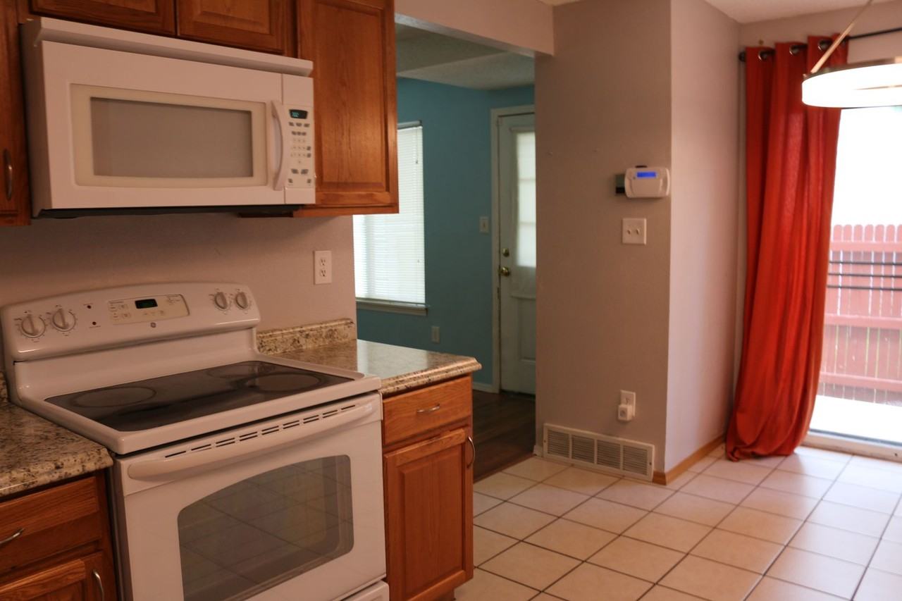 1342 Firefly Cir - Photo 3 of 11