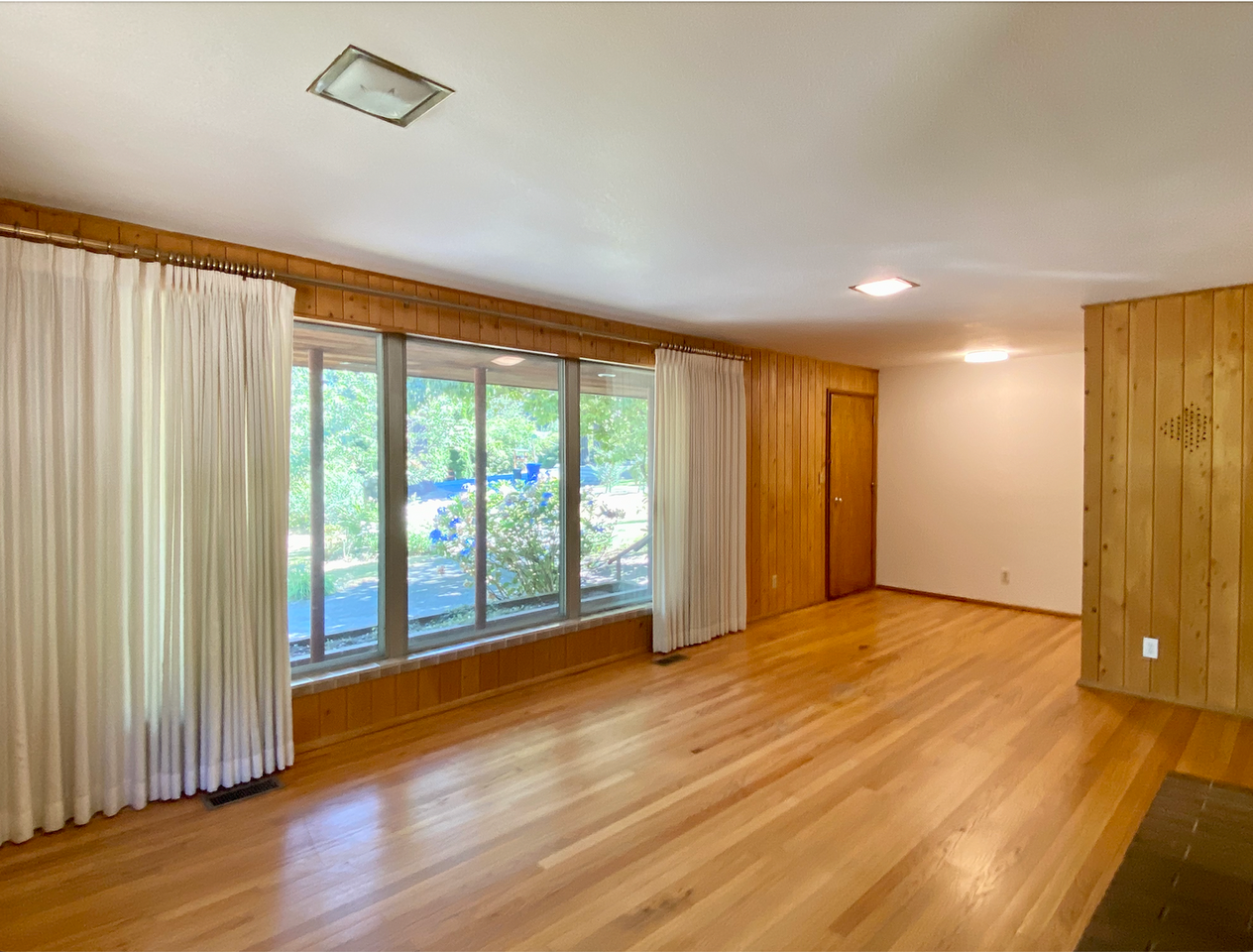 7729 Ne 165th St - Photo 3 of 20