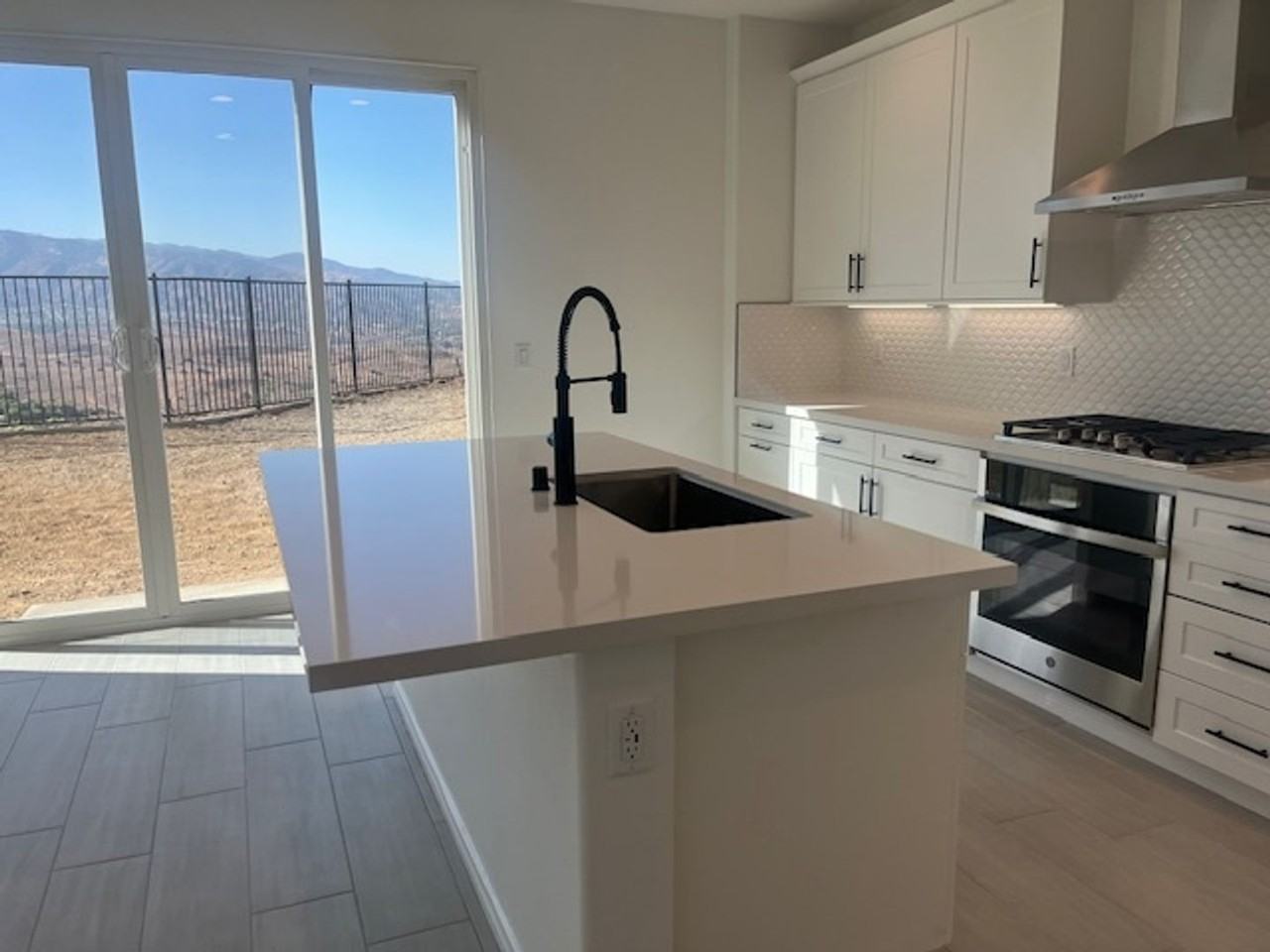 24001 Phoebe Dr - Photo 4 of 30