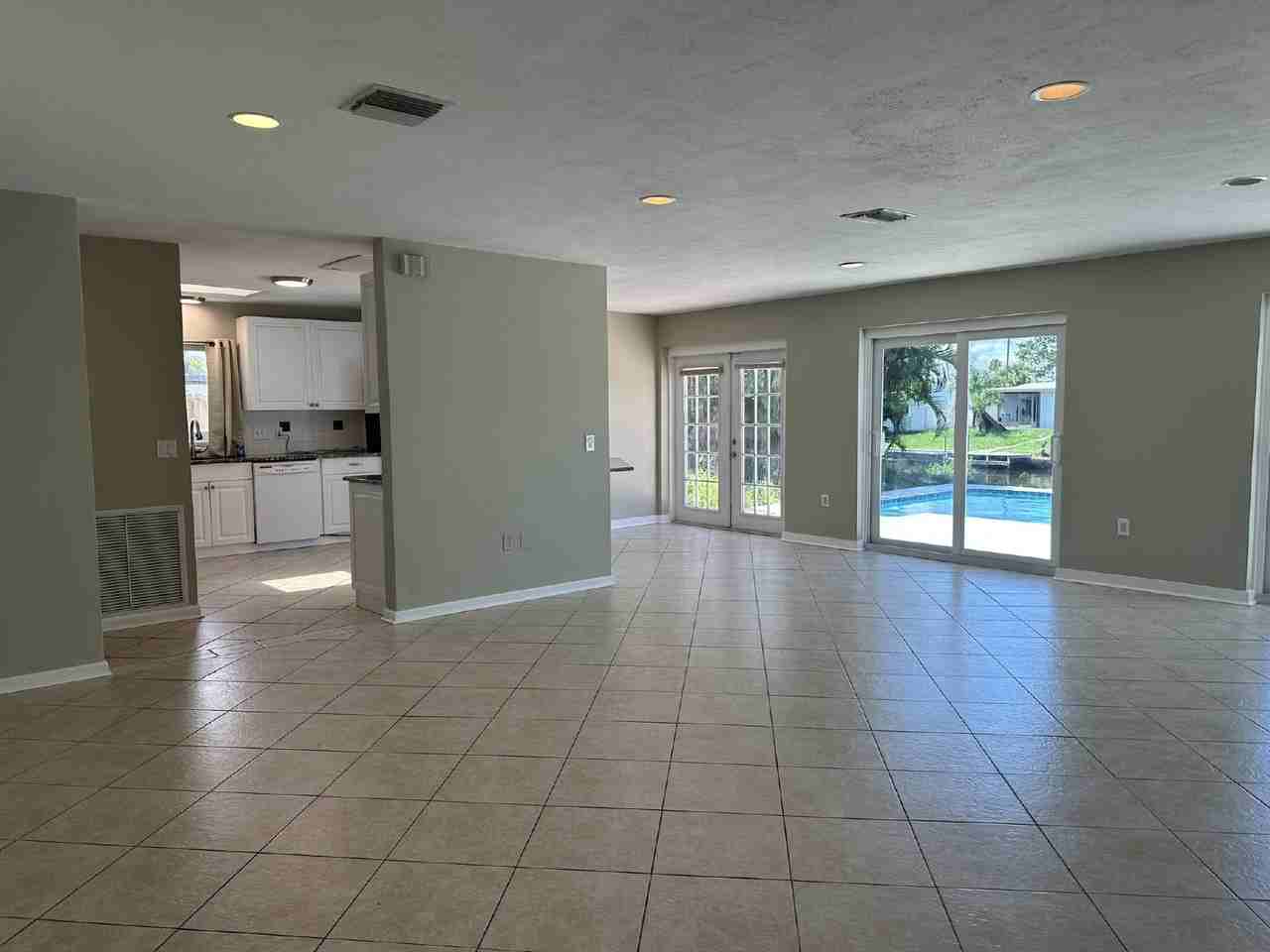 835 Conreid Dr Ne - Photo 5 of 42