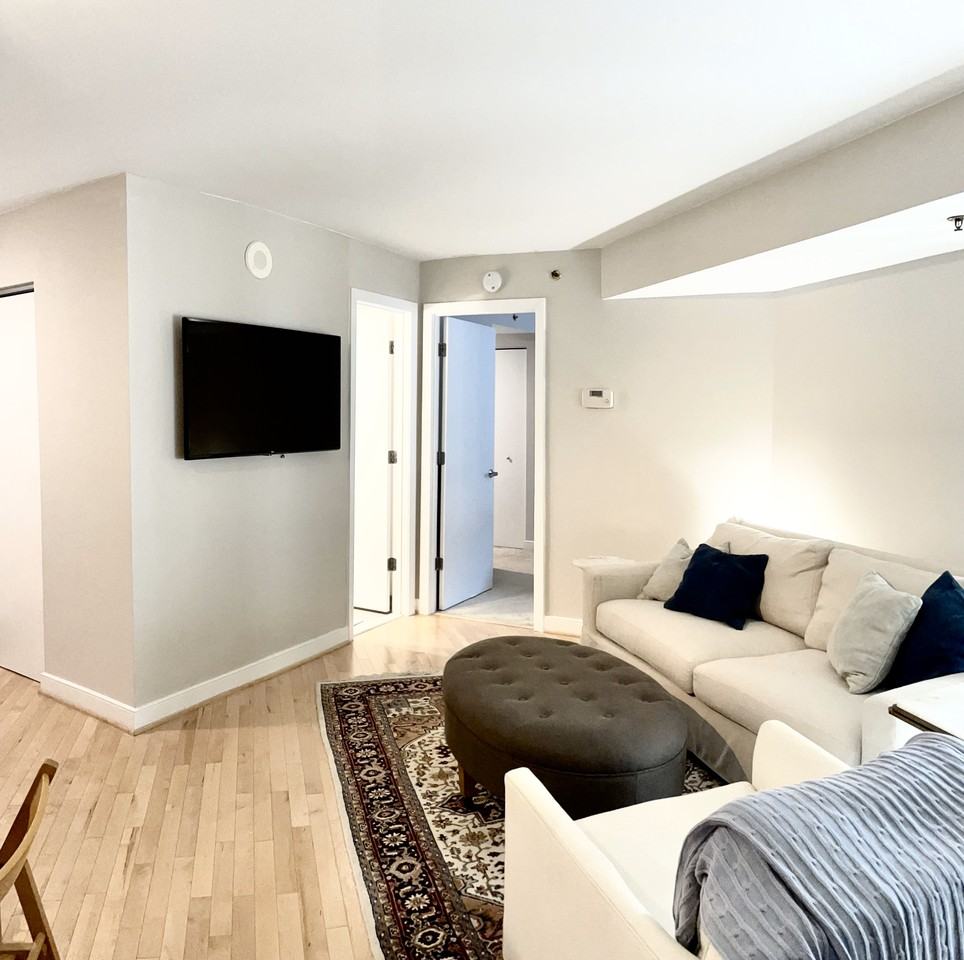 7500 Woodmont Ave #914 - Photo 5 of 9