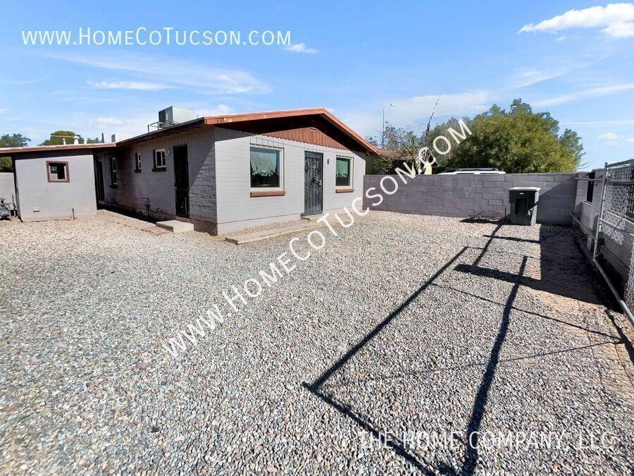 337 E Fairground Dr - Photo 2 of 19