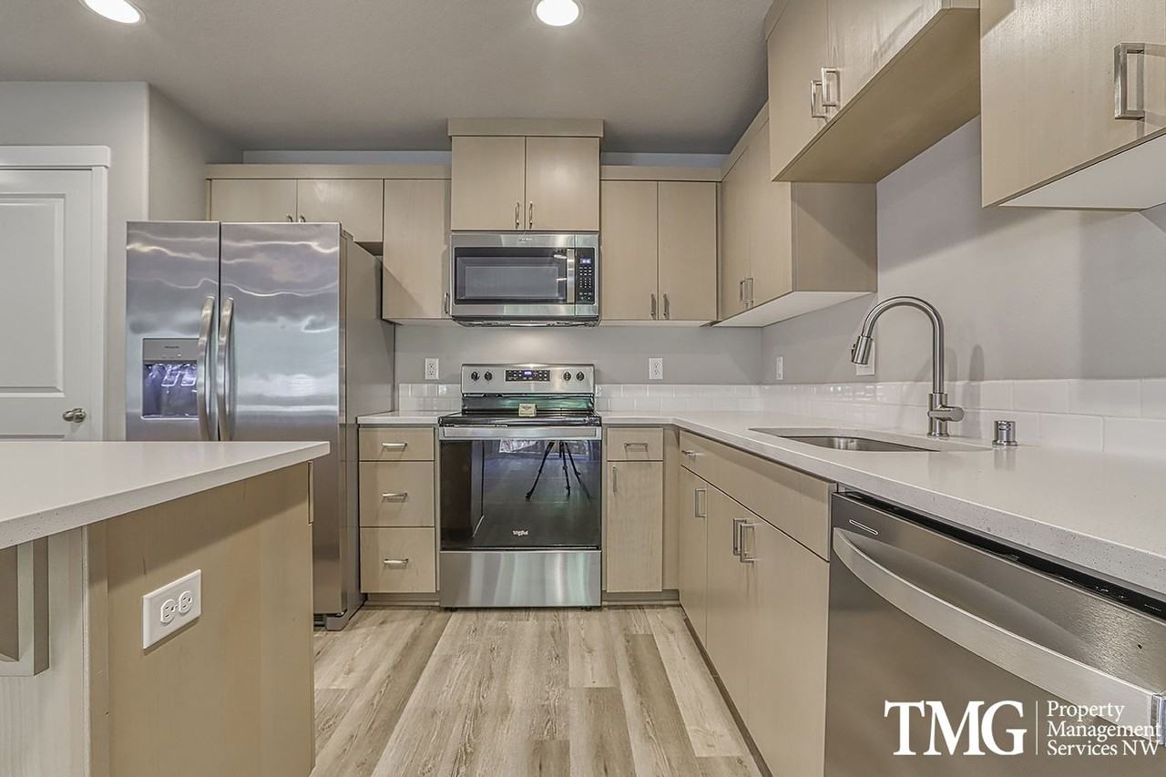 4810 Ne 37th Ct - Photo 4 of 29