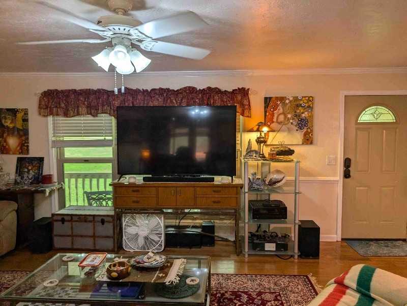 257 David St - Photo 3 of 6