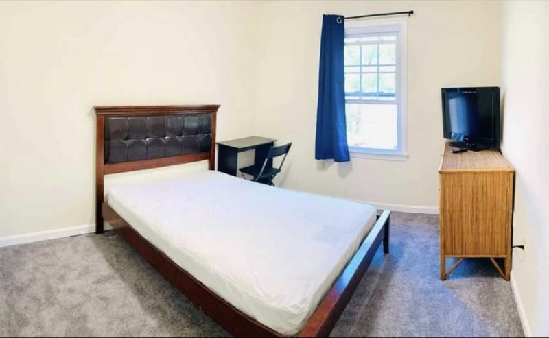 5504 Lakewhite Ct - Photo 2 of 5