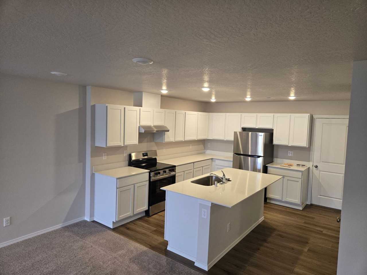 205 Lupine Ln - Photo 2 of 29