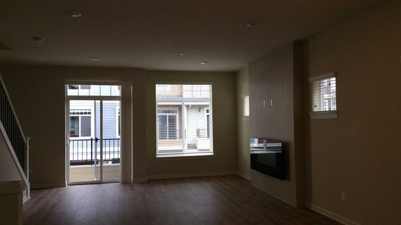 427 Northeast Tork Place - Photo 4 of 11