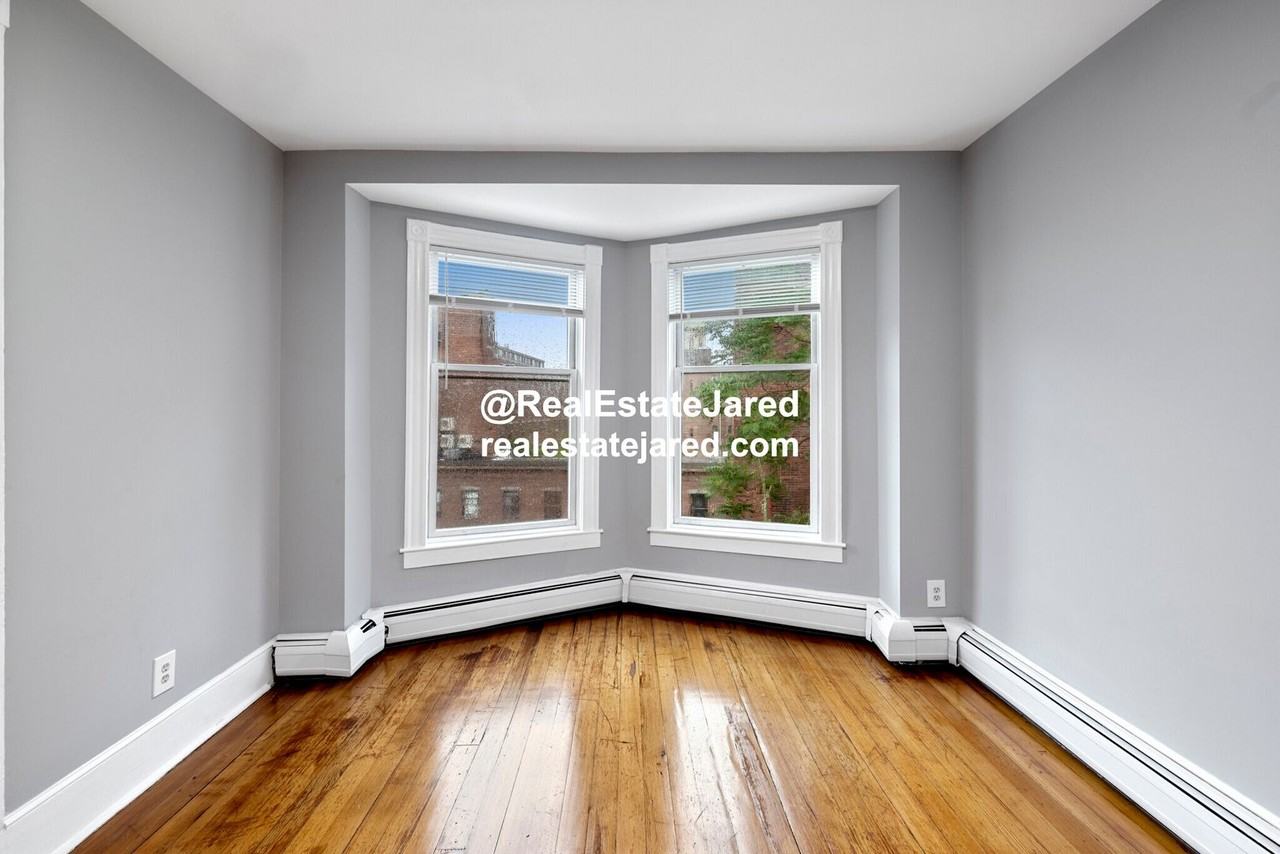 608 Columbus Ave - Photo 5 of 16