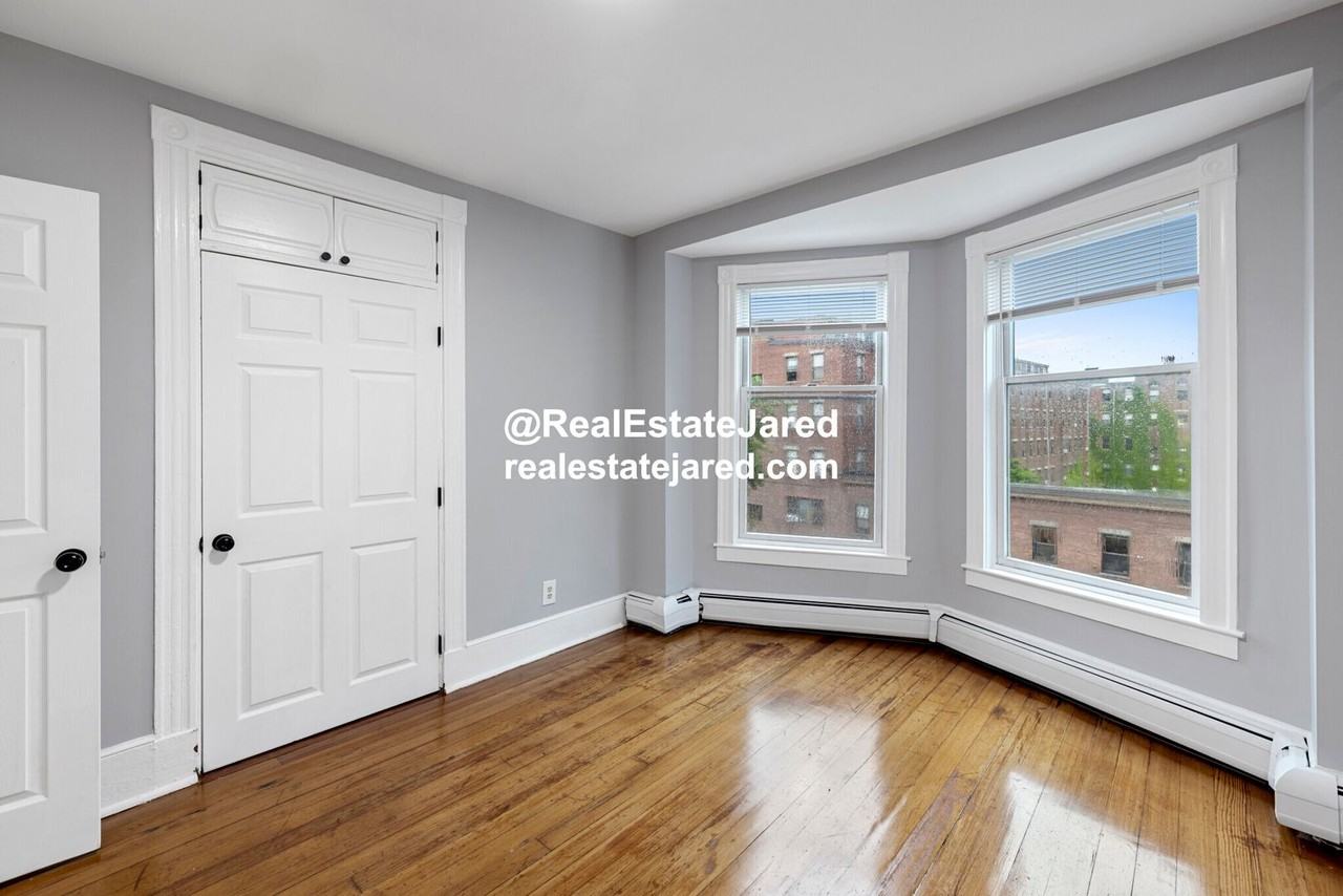 608 Columbus Ave - Photo 7 of 16