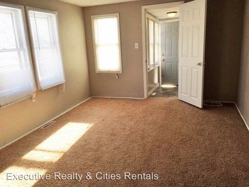 543 Van Buren Ave - Photo 2 of 10