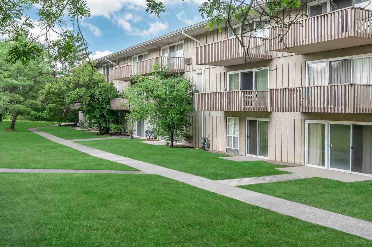 Lansing West Apartments - Photo 7 of 50