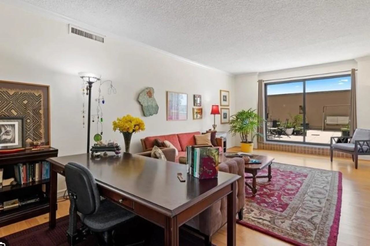 1400 Hermann Park Dr - Photo 3 of 9