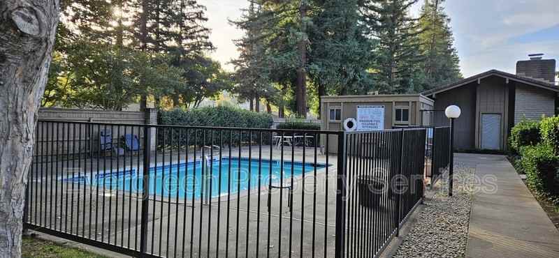 2503 American River Dr - Photo 2 of 13