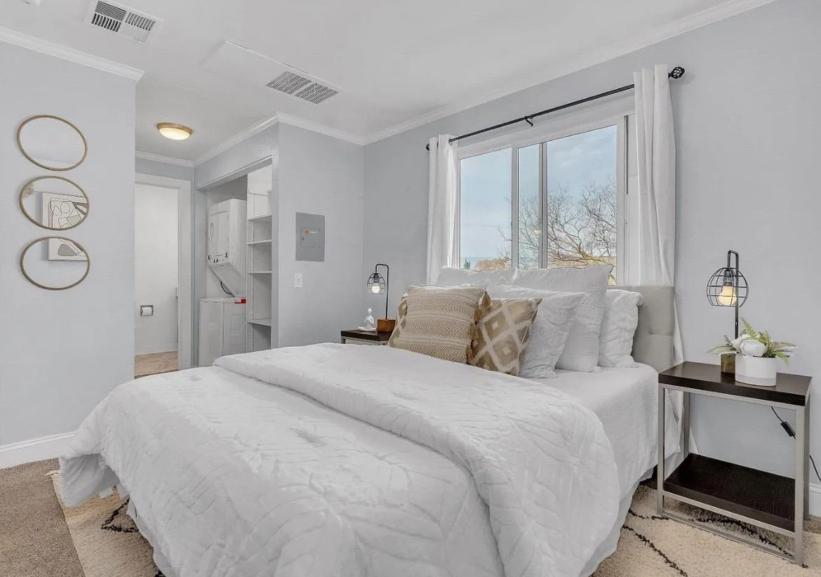 1988 Prince George Dr - Photo 3 of 9