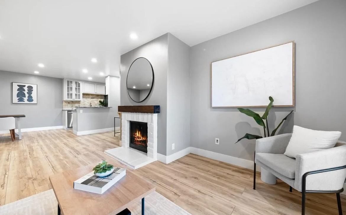 259 N Capitol Ave - Photo 2 of 11