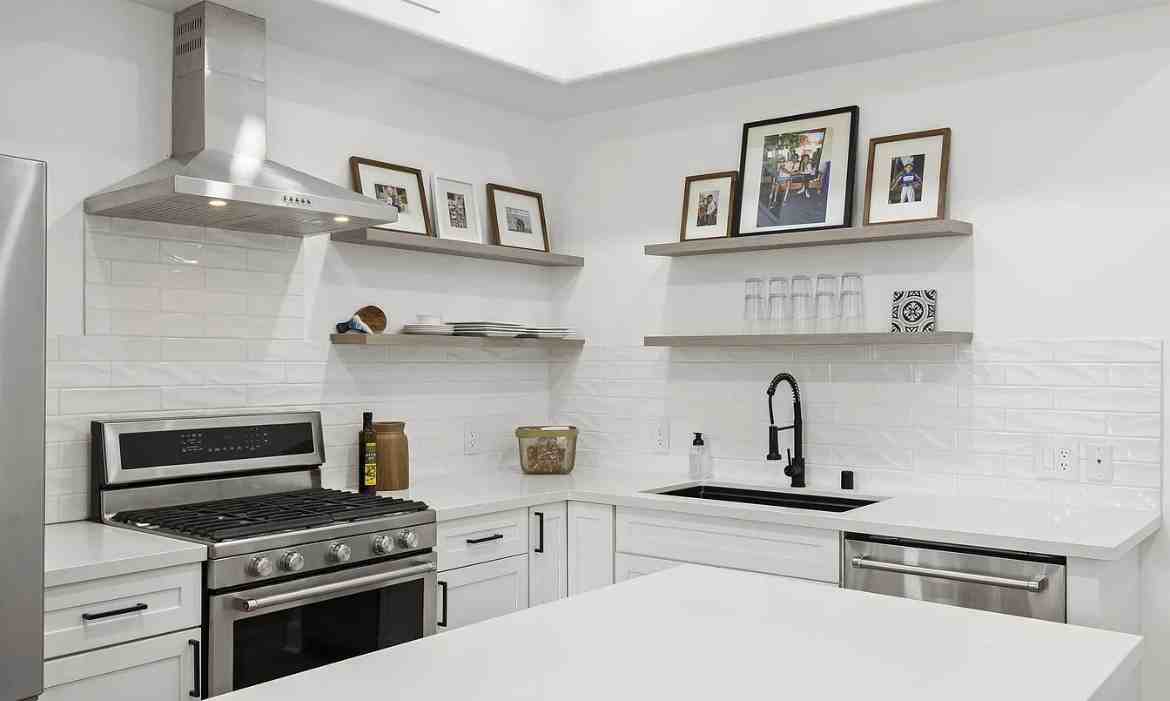 130 N Garden St - Photo 2 of 10