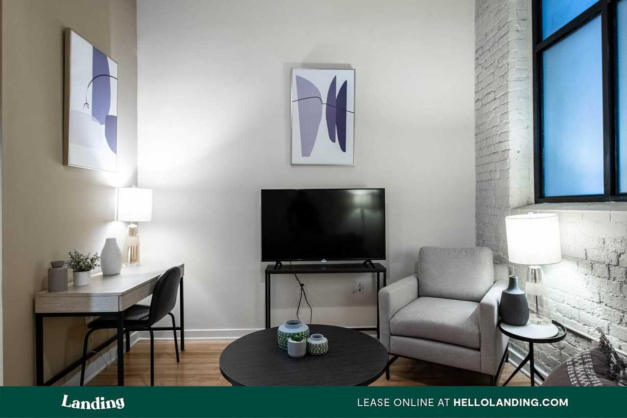 109 Perry Street - Photo 4 of 50