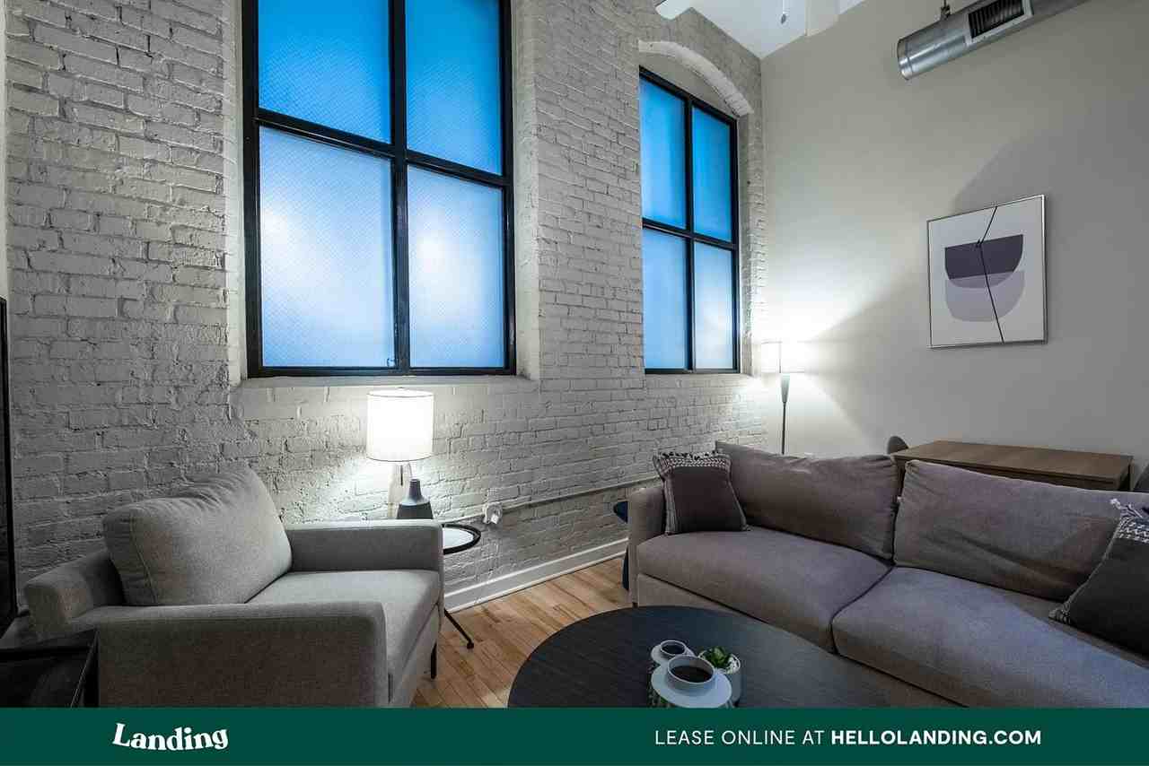 109 Perry Street - Photo 6 of 50