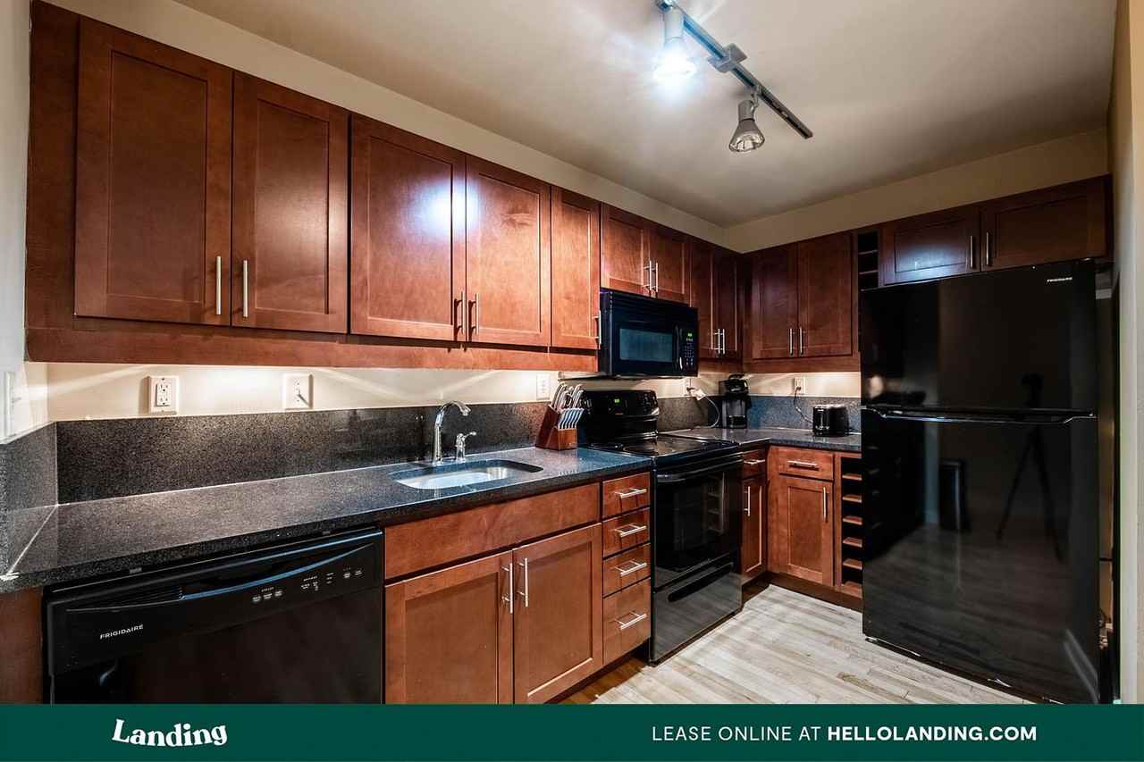 109 Perry Street - Photo 7 of 50