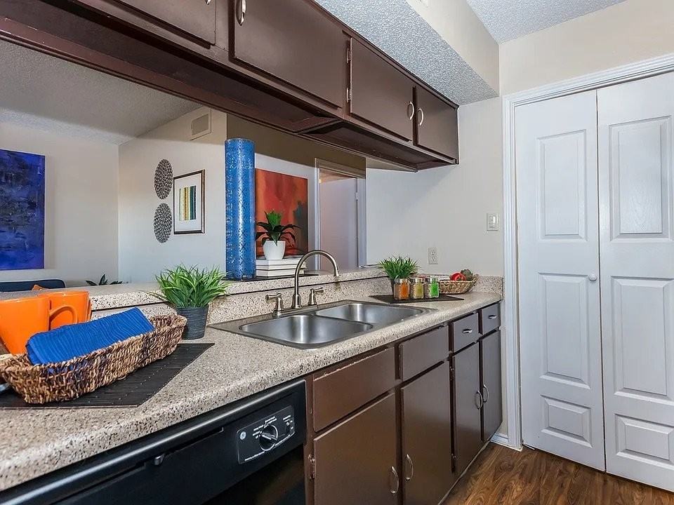 Windsong Place - Photo 3 of 27