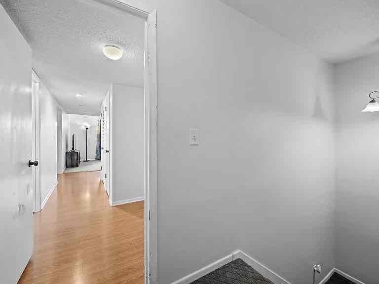 1051 Nw Greenwood St - Photo 5 of 19