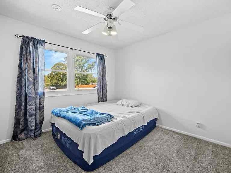 1051 Nw Greenwood St - Photo 6 of 19