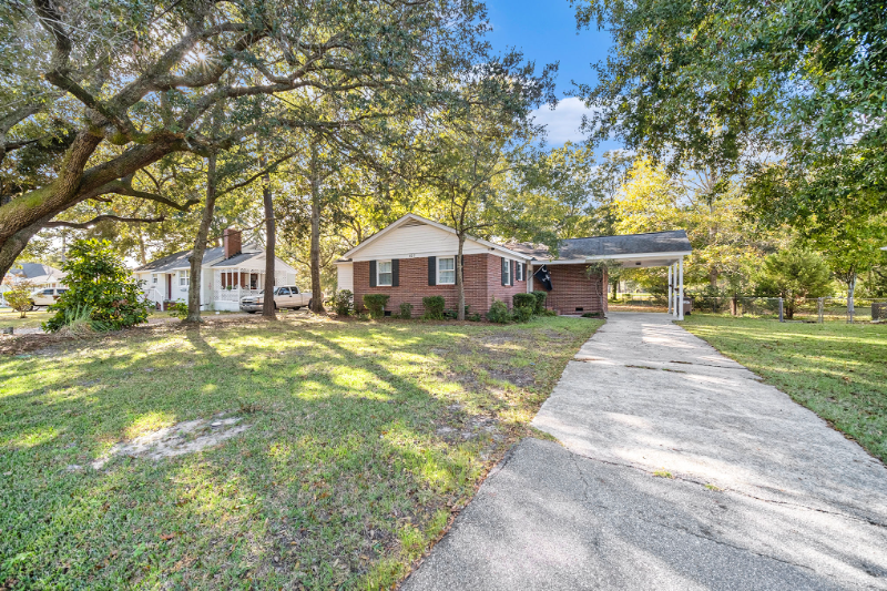 427 Carol St - Photo 2 of 20