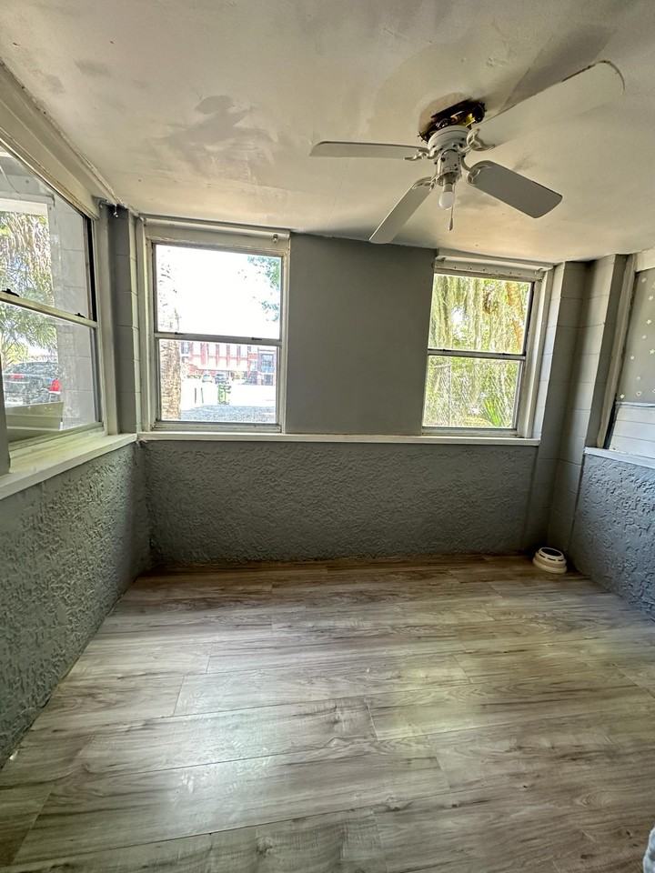 202 S 6th St #1 - Photo 5 of 7