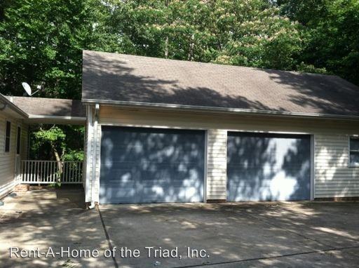 102 Oak Village Dr - Photo 2 of 10