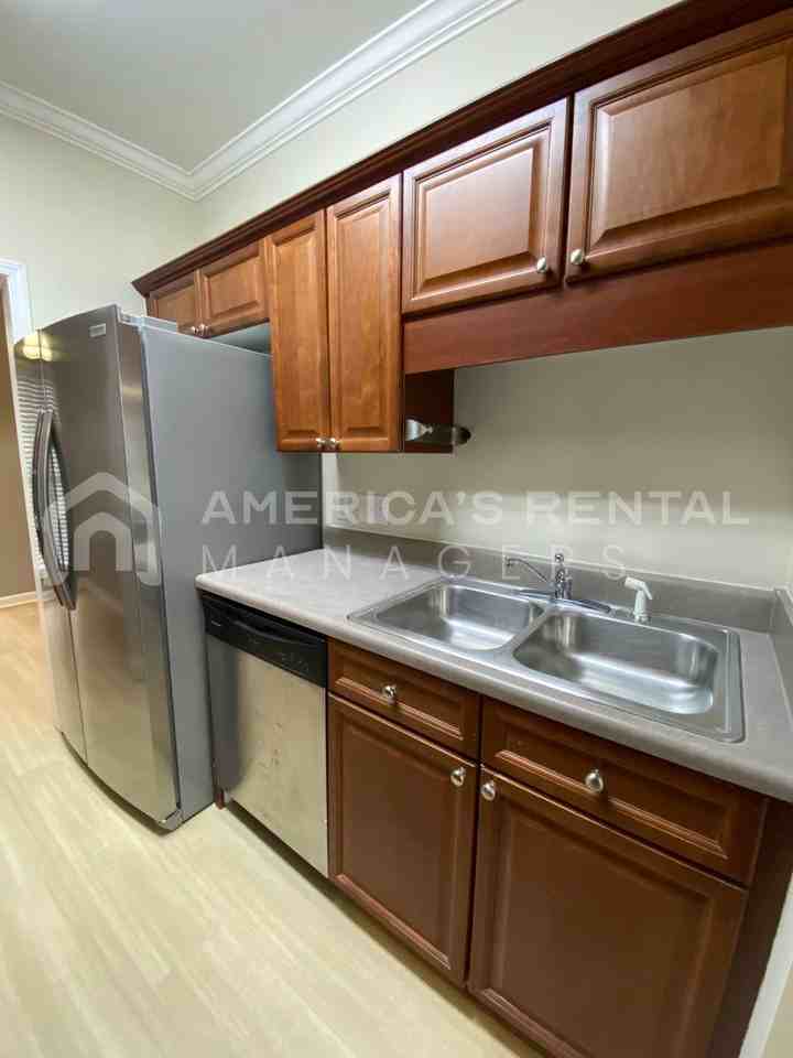 2213 Castle Hill Ln - Photo 7 of 32