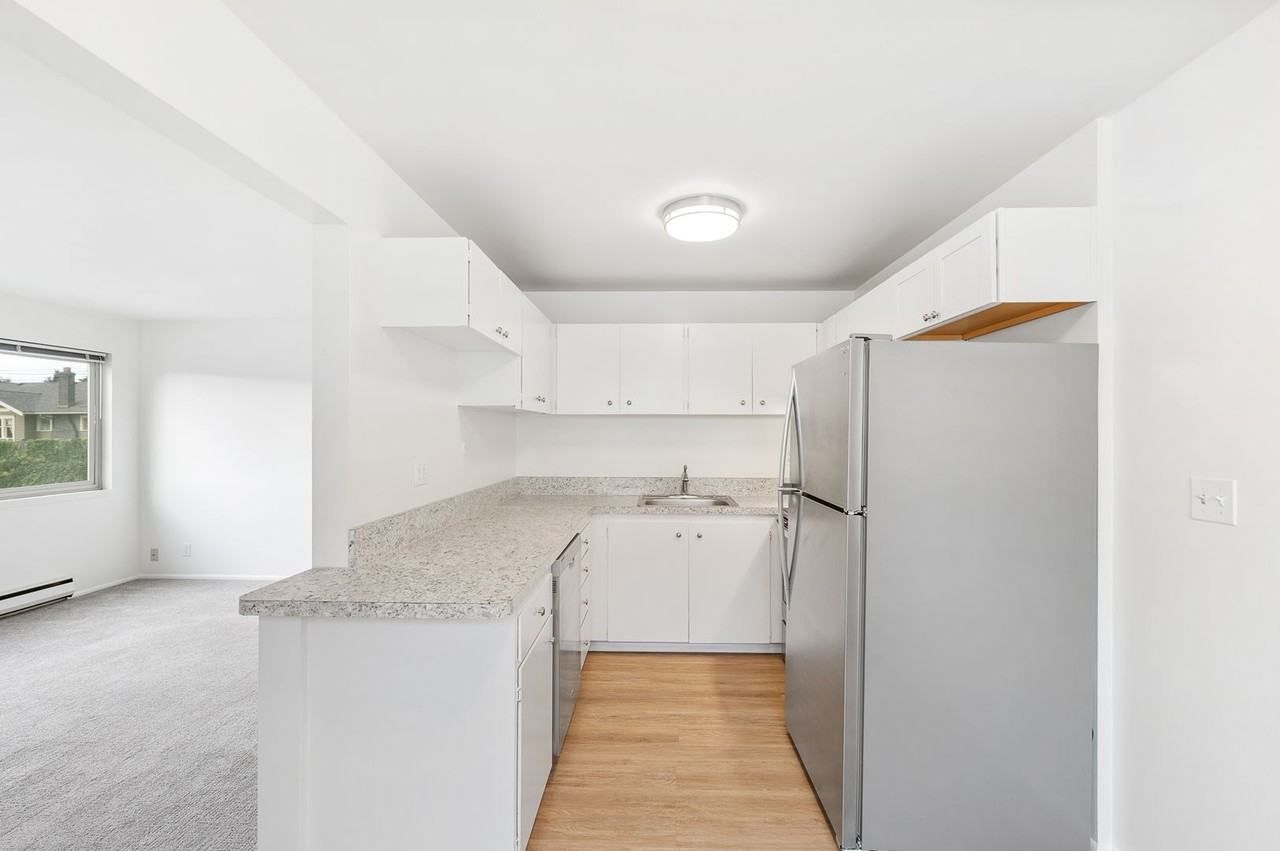Lee Ann Apartments - Photo 7 of 30