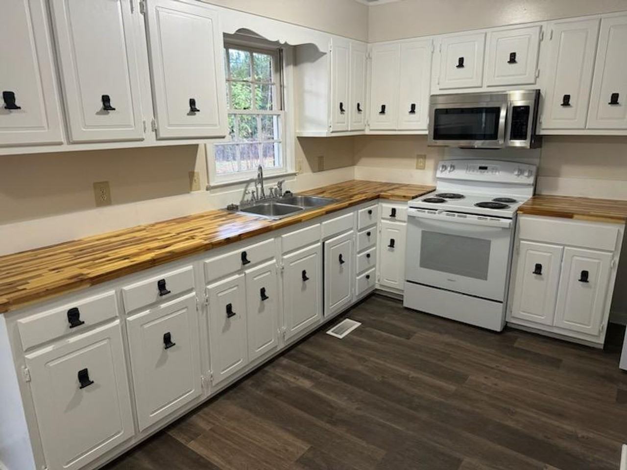 321 Tallpine Rd - Photo 5 of 9