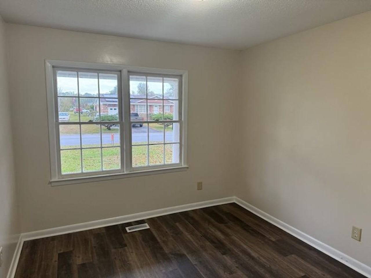 321 Tallpine Rd - Photo 7 of 9