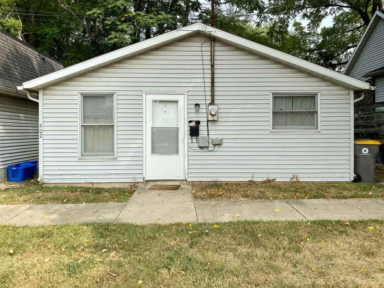 402 W Wilson St - Photo 2 of 10