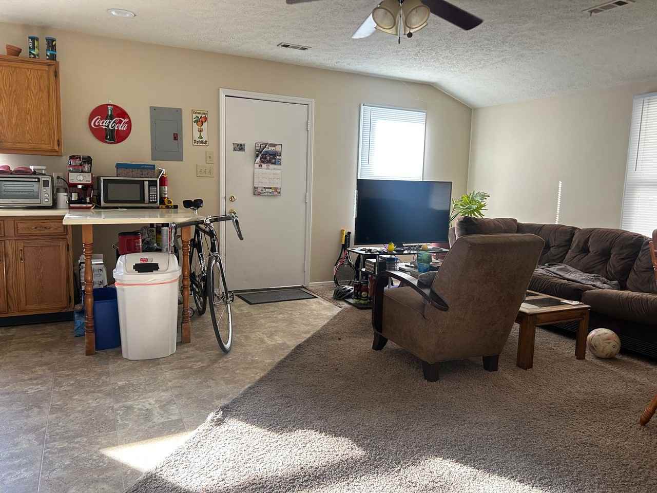 402 W Wilson St - Photo 3 of 10