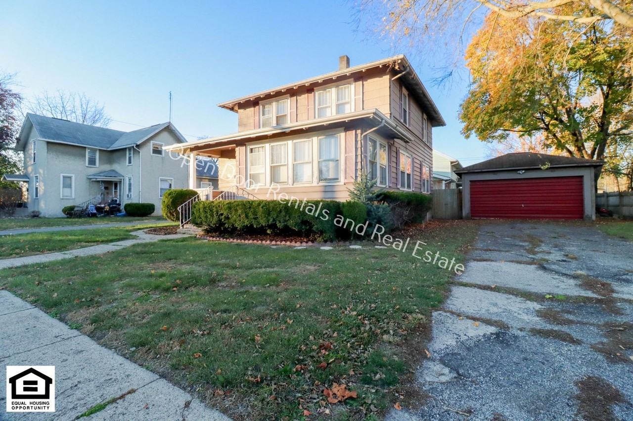 332 W 5th St - Photo 2 of 19
