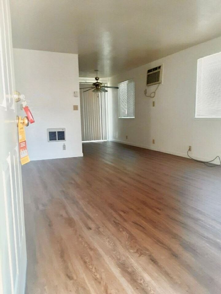 119 Sw Hall St - Photo 2 of 7