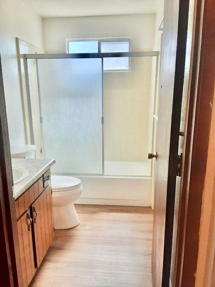 119 Sw Hall St - Photo 5 of 7