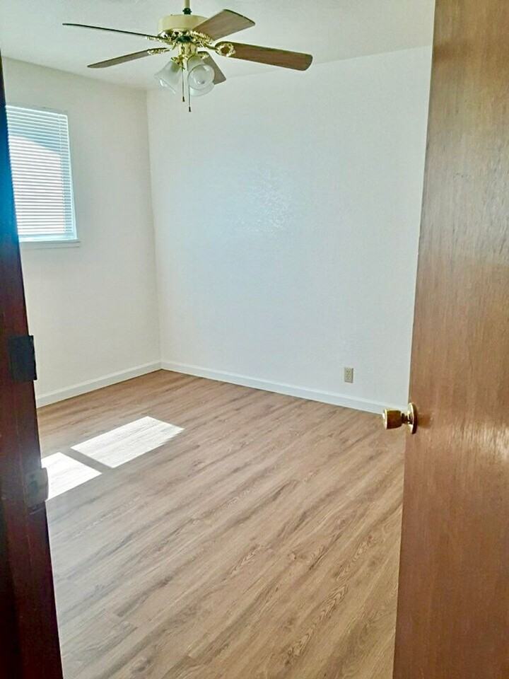 119 Sw Hall St - Photo 7 of 7