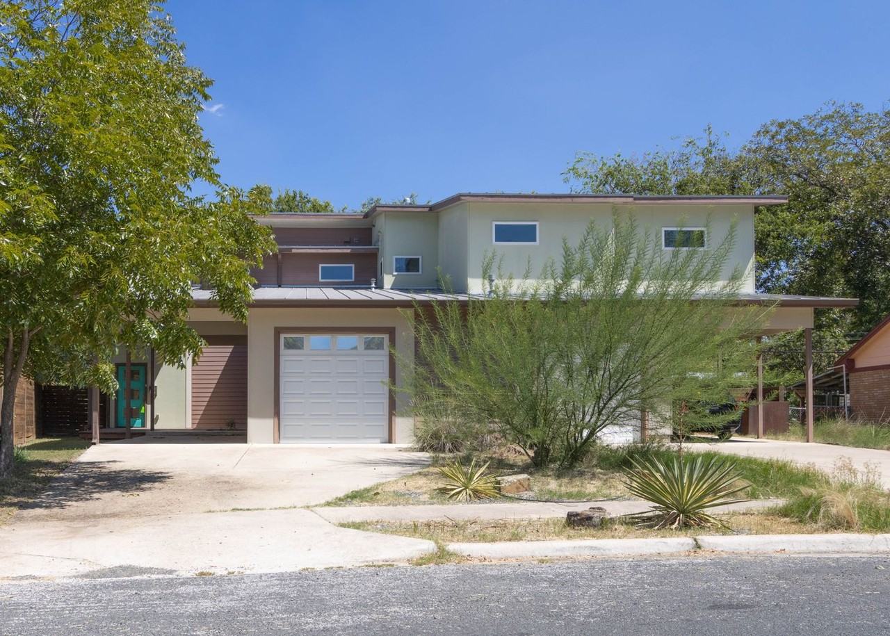 1702 Forest Hill Dr #A - Photo 3 of 33