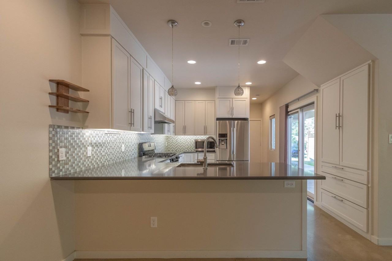 1702 Forest Hill Dr #A - Photo 5 of 33