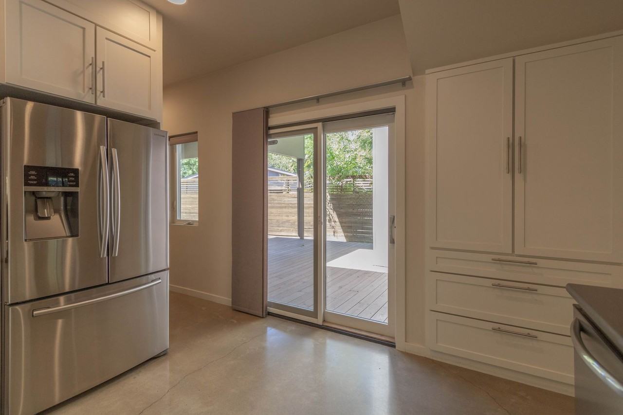 1702 Forest Hill Dr #A - Photo 7 of 33